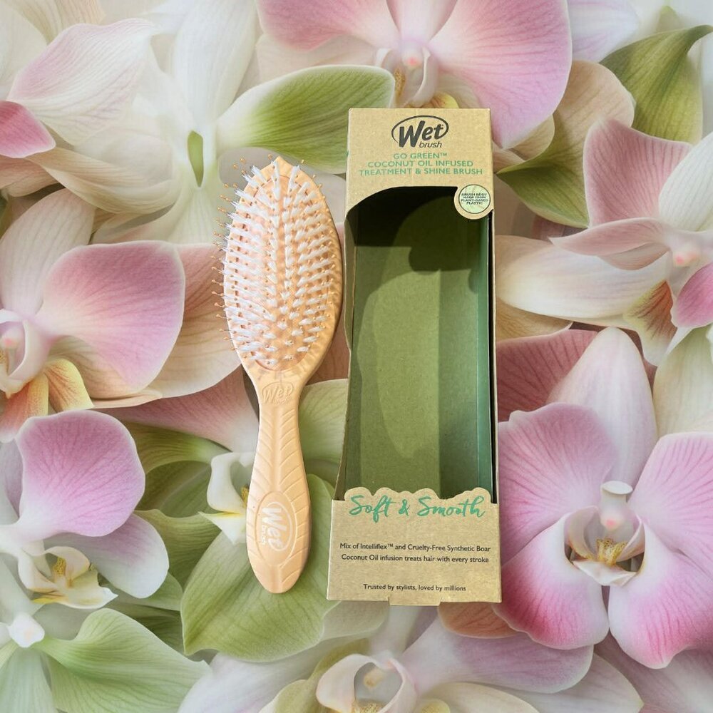 Wet Brush Go Green Coconut Oil Infused Treatment & Shine Brush